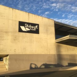 skatepark-enseigne-pub-factory