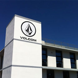 enseigne-volcom-pub-factory